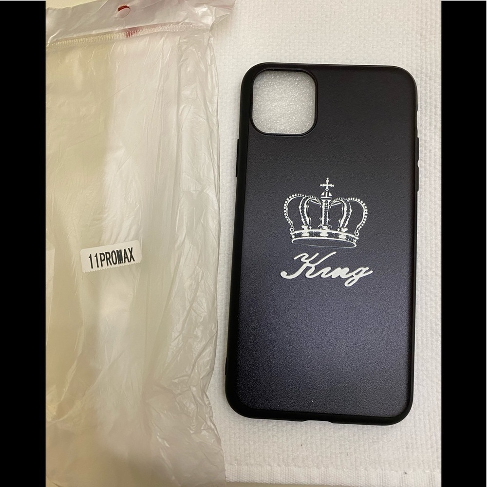 IPhone 11 Pro Max Cover KING Black with White Letters NIP